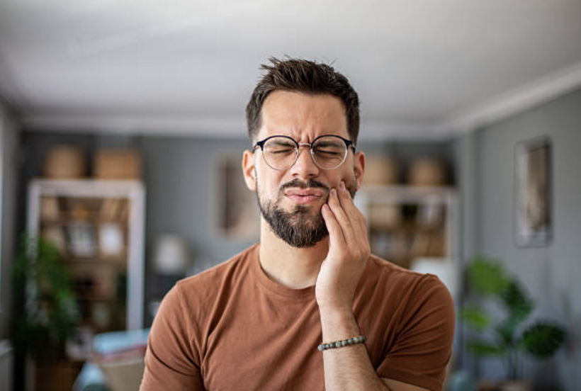 Why Does My Jaw Hurt? What You Need to Know About TMJ Dysfunction blog photo